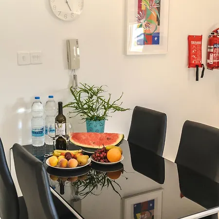 Apartmán Elegant 2Bdr Flat, 8 Min Walk From Finikoudes Beach Larnaca
