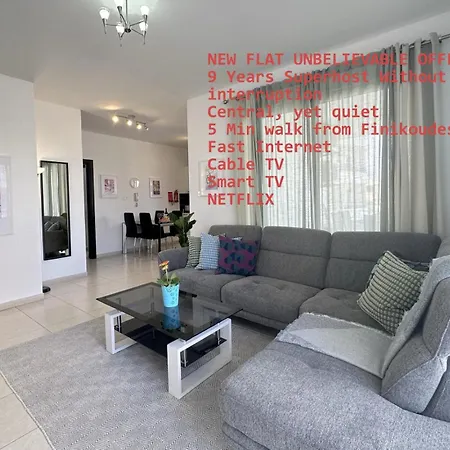 Elegant 2Bdr Flat, 8 Min Walk From Finikoudes Beach Apartmán *