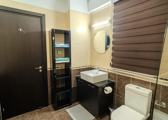 דירה Elegant & Two Bedroom Flat לרנקה