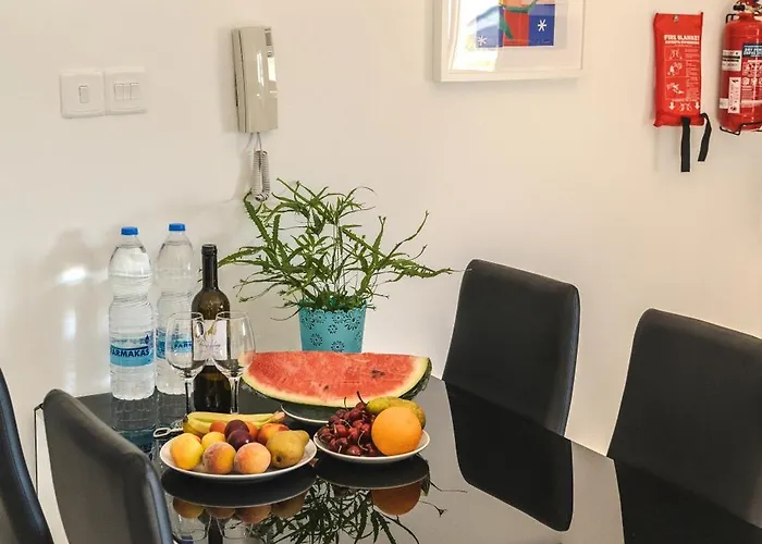 Apartmán Elegant & Two Bedroom Flat Larnaca