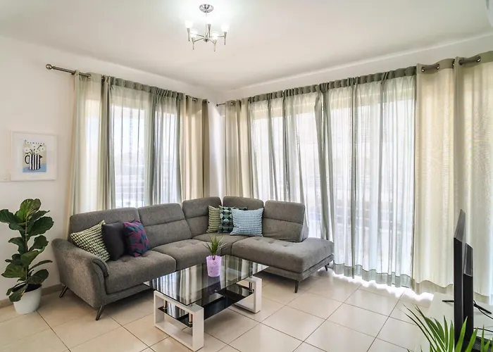 Elegant & Two Bedroom Flat Apartmán Larnaca