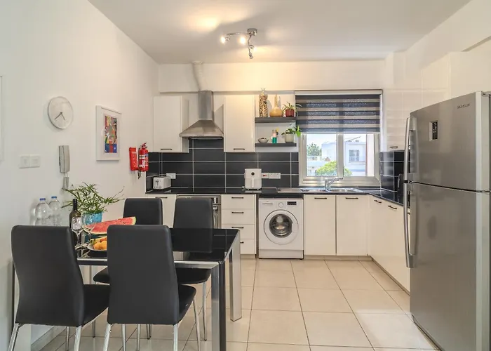 Apartmán Elegant & Two Bedroom Flat *