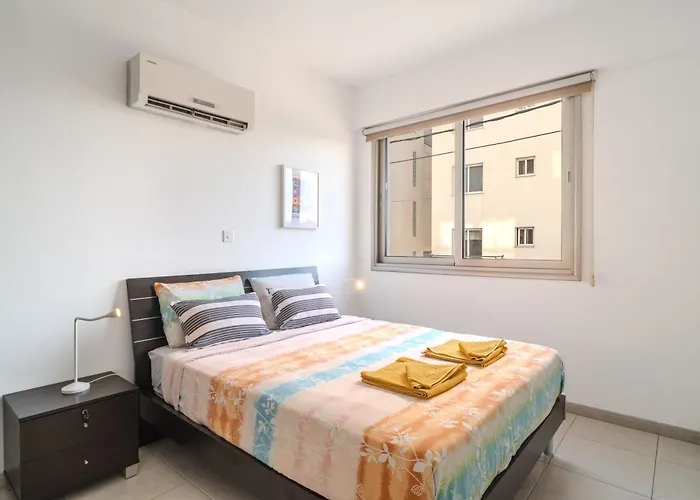 Apartmán Elegant & Two Bedroom Flat *